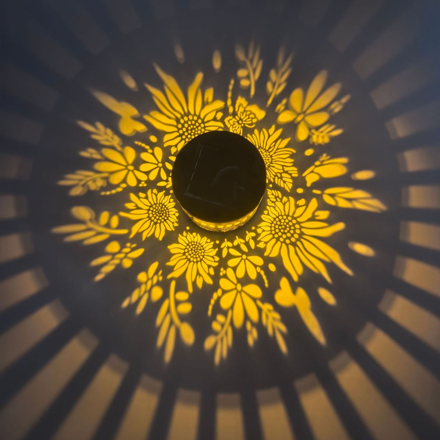 Solar Mandala Wandlamp – Breng Je Tuin Tot Leven