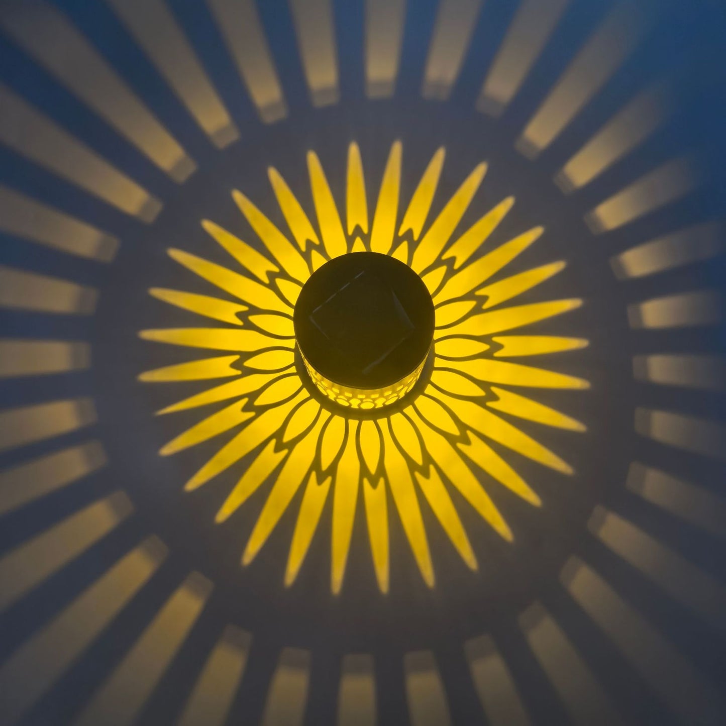 Solar Mandala Wandlamp – Breng Je Tuin Tot Leven